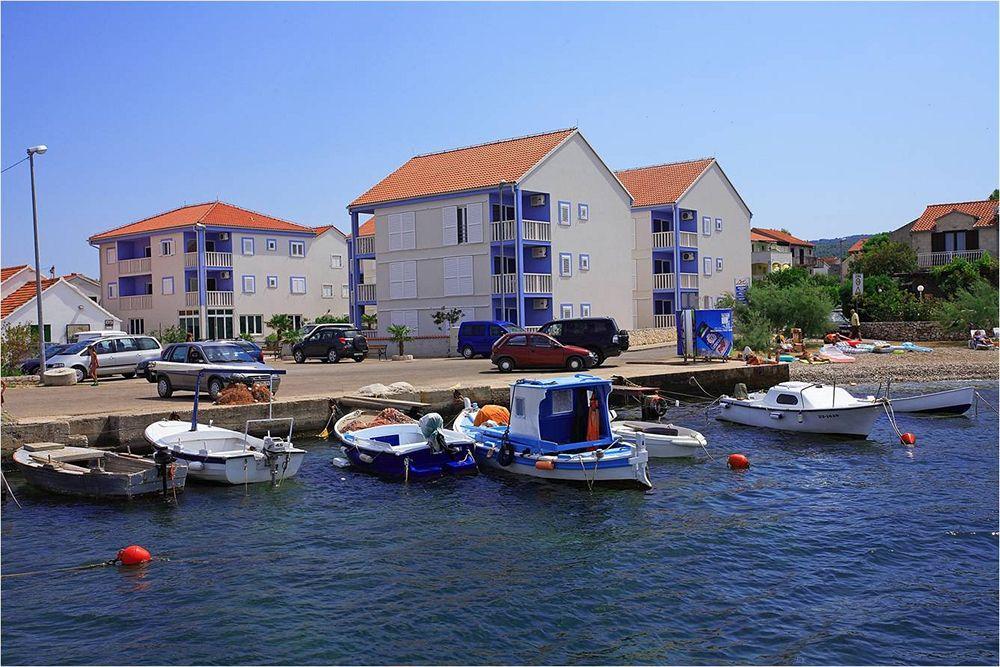 Aparthotel Marina Gromela Mirca  Экстерьер фото